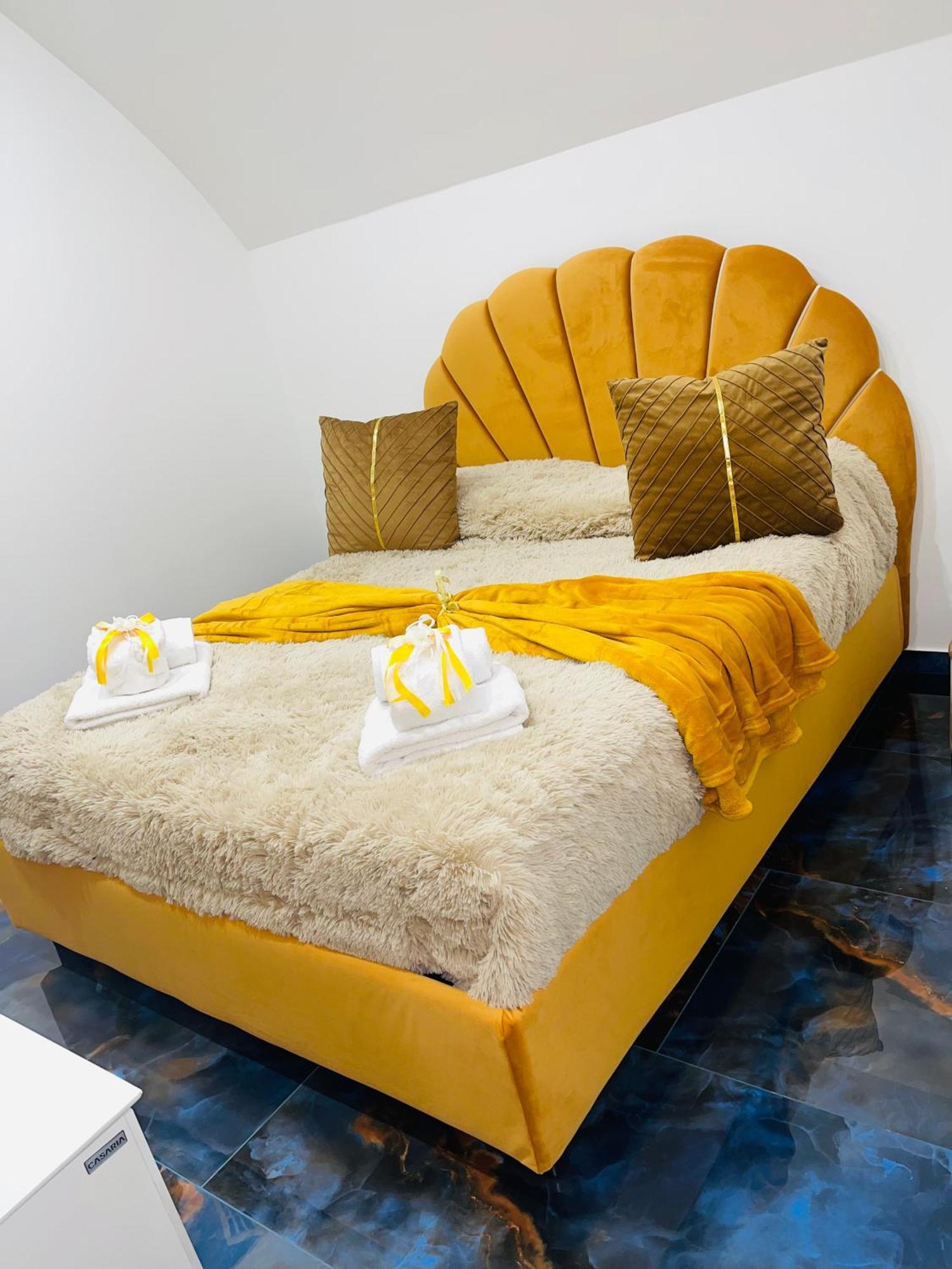 Alex Mary Home Nápoly Kültér fotó